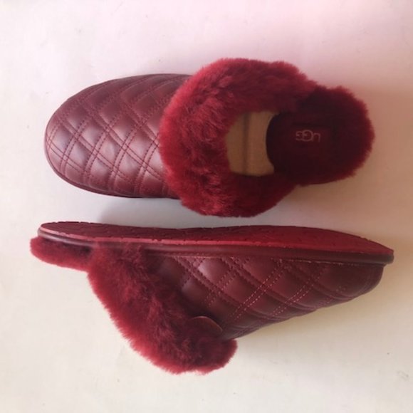 UGG Genuine Shearling Scuffette II Quilted Leather Red Slipper. Size: 8, 9 - Picture 4 of 15